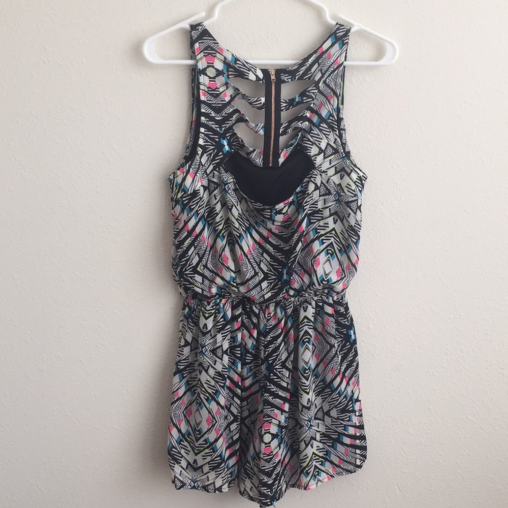 Aztec Patterned Romper - Picture 2 of 5